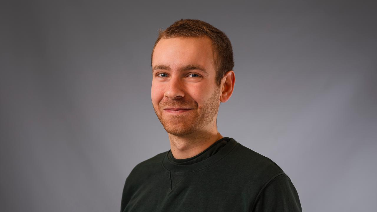 Porträttfoto Jonatan Finell, doktorand vid Institutionen för tillämpad utbildningsvetenskap