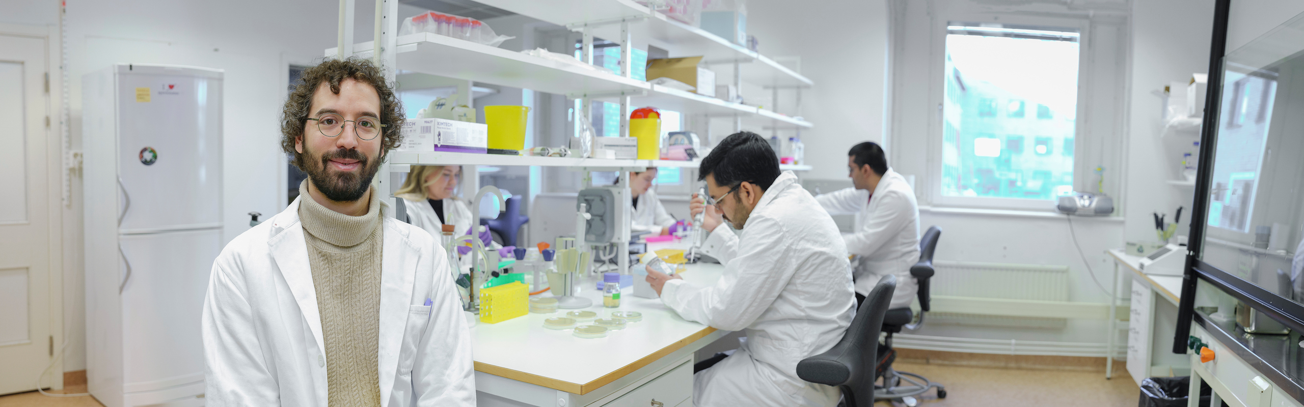 Forskare vid Institutionen för molekylärbiologiAnknuten som forskare till Molekylär Infektionsmedicin, Sverige (MIMS)