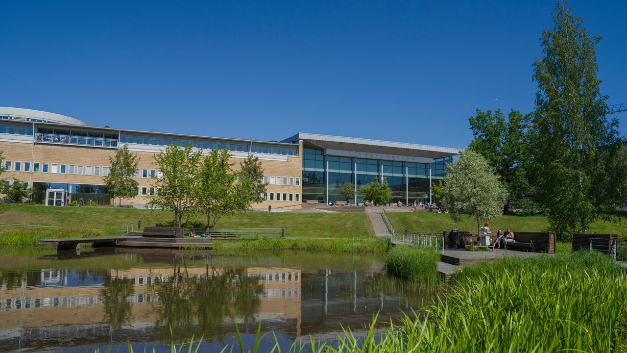 Umeå universitets campus vårbild