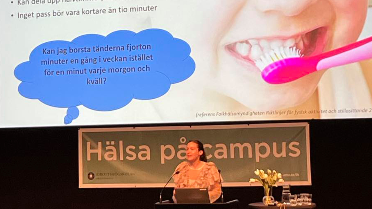 Amanda Lahti föreläste på Hälsa på campus. 