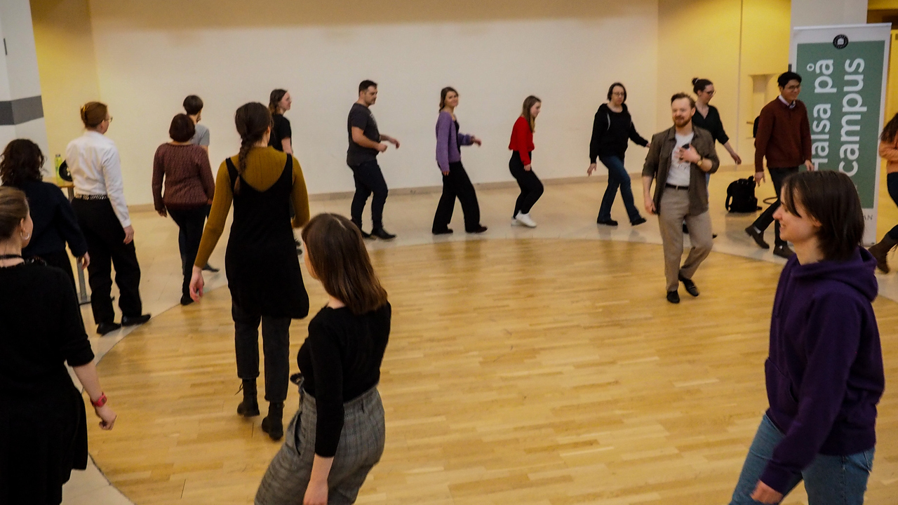 Lektion i Lindy Hop tillsammans med Swingum. 