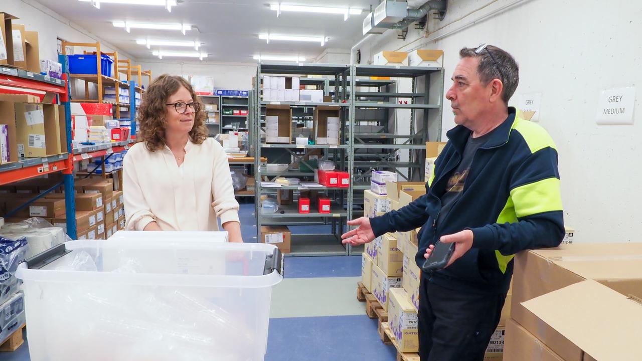 Boris Jonsson och Jeanette Blomberg i Kemiförrådet