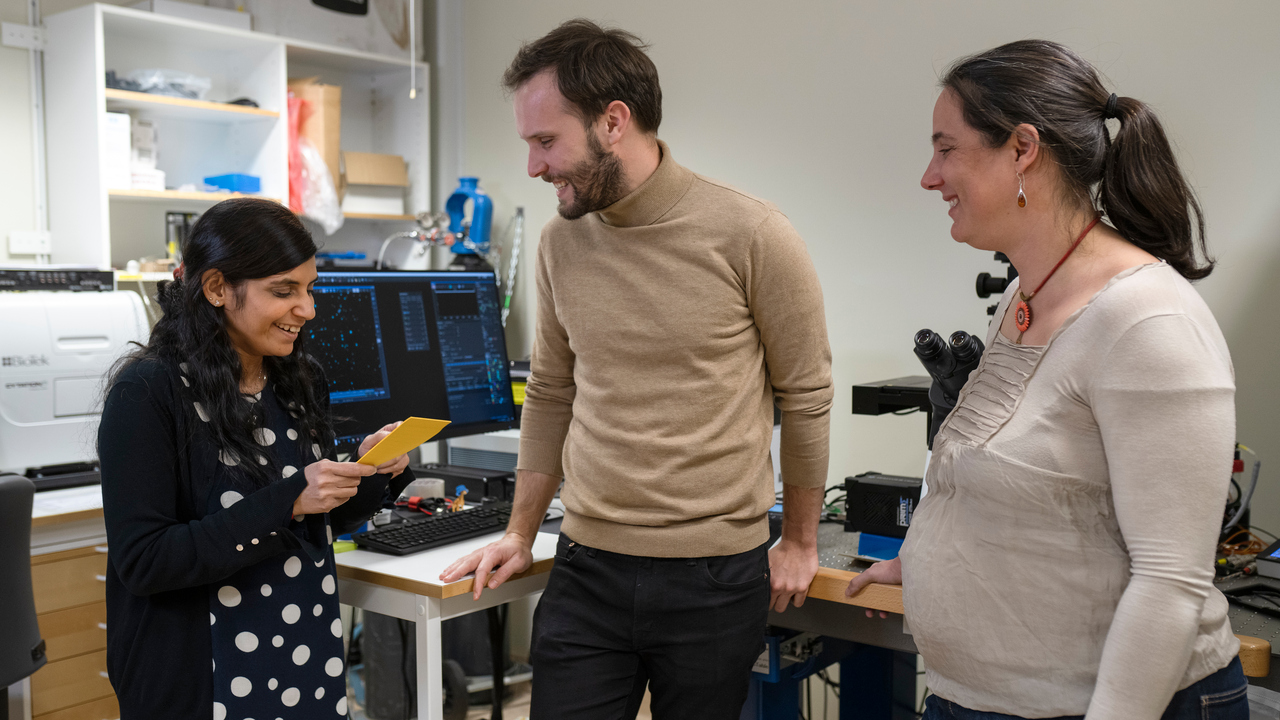 Fouxia bano, Dario Conca, and Marta Bally in the lab.