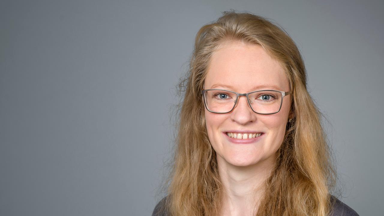 Porträtt på Auvikki de Boon, Forskare vid Statsvetenskapliga institutionen, Umeå universitet.