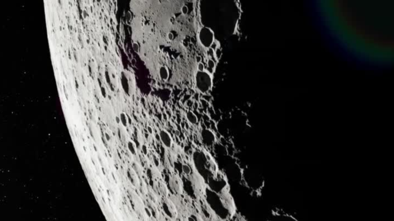 Ett collage med månen och en astronaut