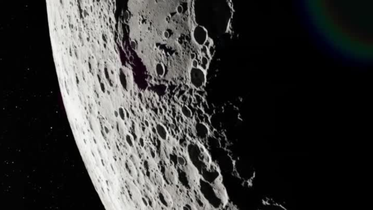 Ett collage med månen och en astronaut