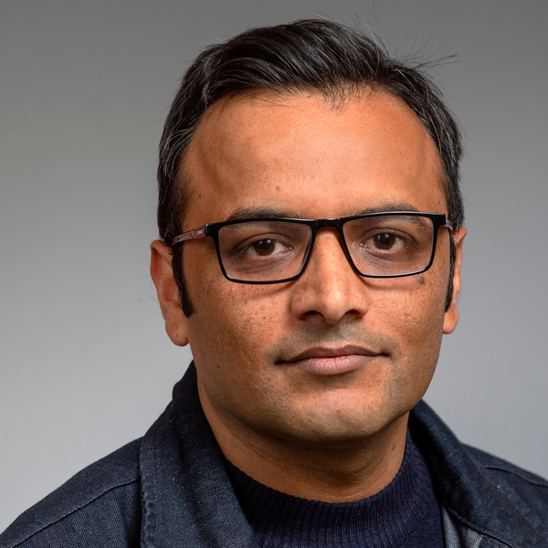 Porträtt på Zia Farooq, anknuten som övrig/annan befattning till Institutionen för folkhälsa och klinisk medicin, Umeå universitet.