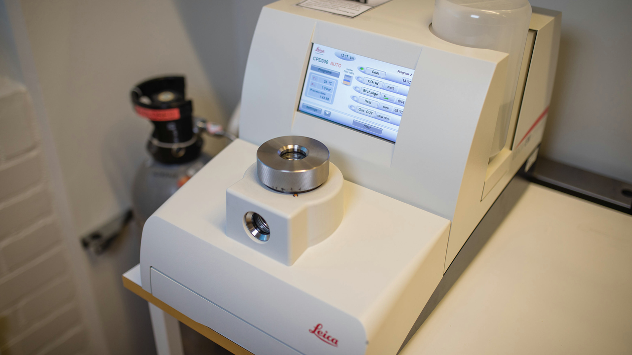 Leica critical point dryer UCEM