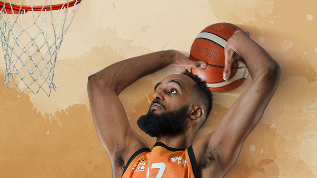 Alexander Yemane kombinerar studier vid Umeå universitet med en elitidrottssatsning.