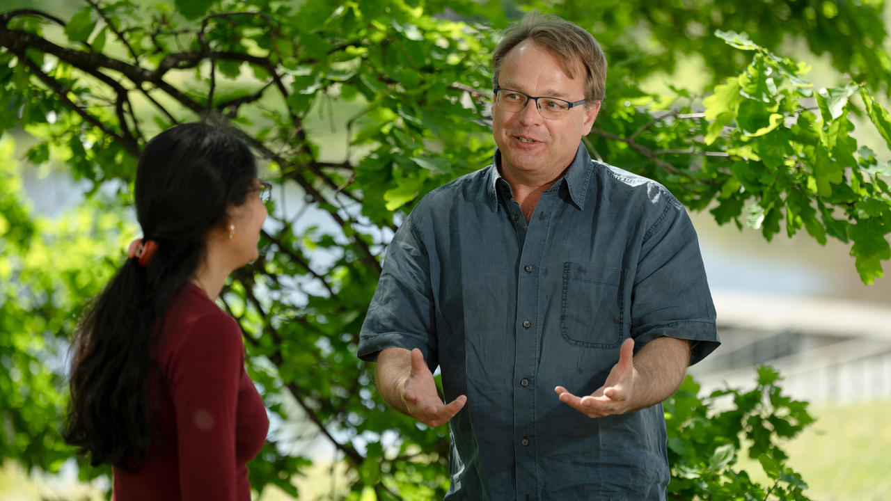 Oliver BillkerProfessor vid Institutionen för molekylärbiologiEnhet: Grupp Oliver BillkerAnknuten som forskare till Molekylär Infektionsmedicin, Sverige (MIMS)Roll: Föreståndare