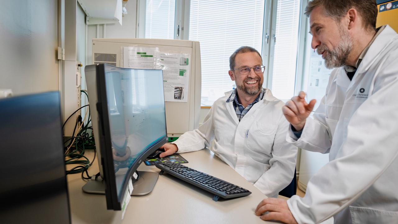 Johan Normark och Constantin Urban Institutionen för klinisk mikrobiologi