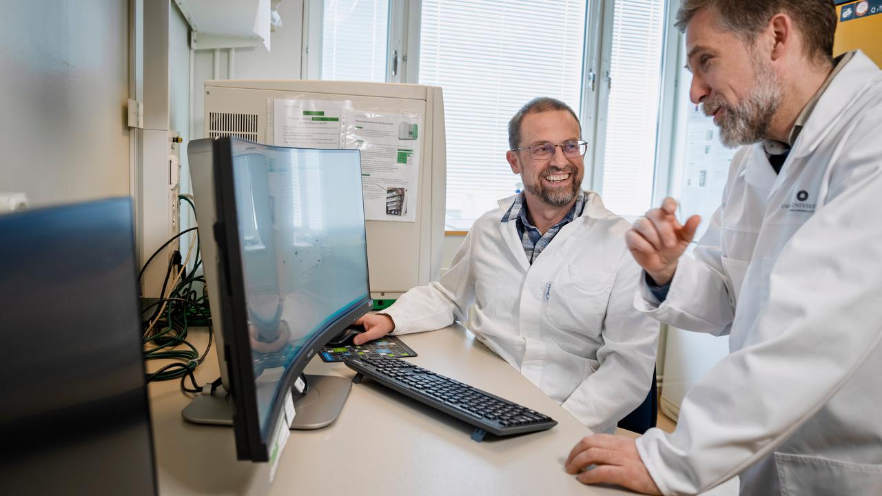 Johan Normark och Constantin Urban Institutionen för klinisk mikrobiologi