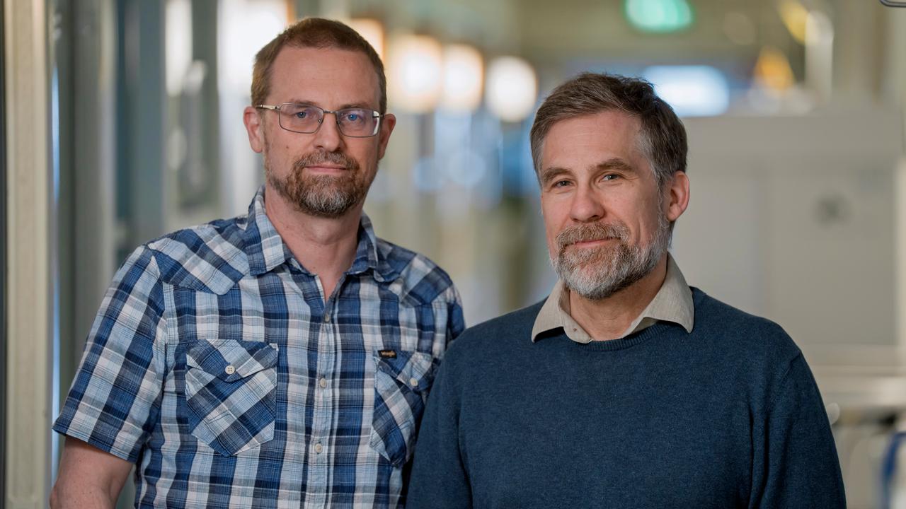 Johan Normark och Constantin Urban Institutionen för klinisk mikrobiologi