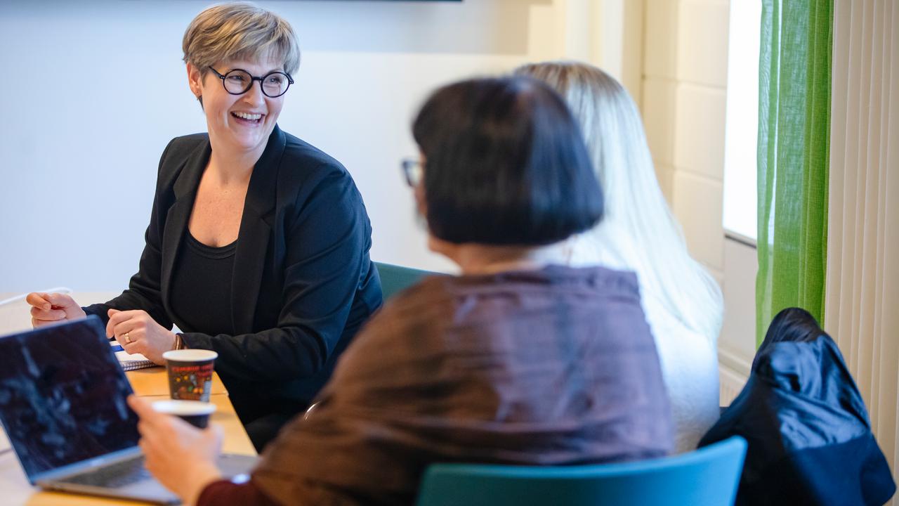 Viktoria WahlströmI förgrunden Lisbeth Slunga Järvholm och Maria Bäckman Öhrn