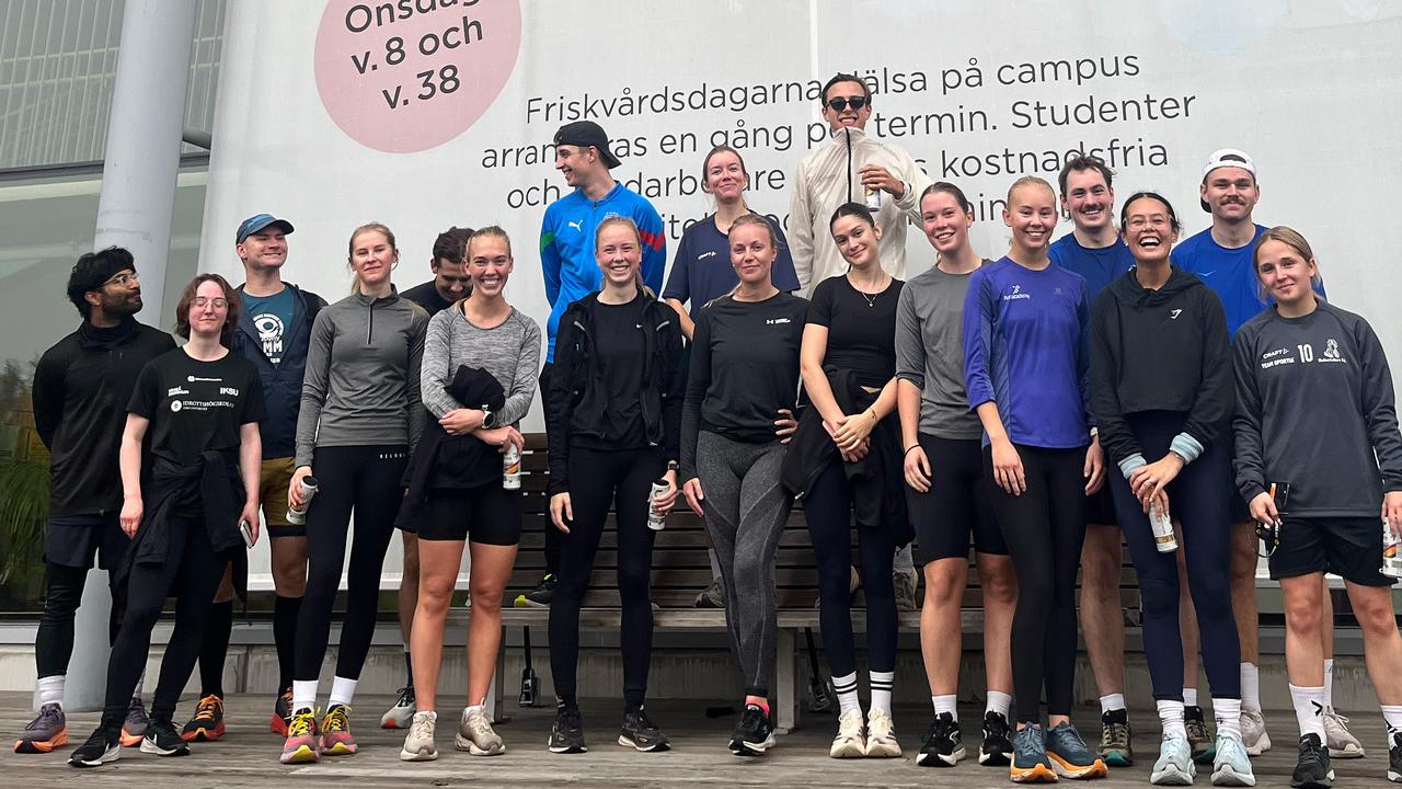 Några av de som deltog i morgonlöpning med Medicinska Run Club i samband med Hälsa på campus.