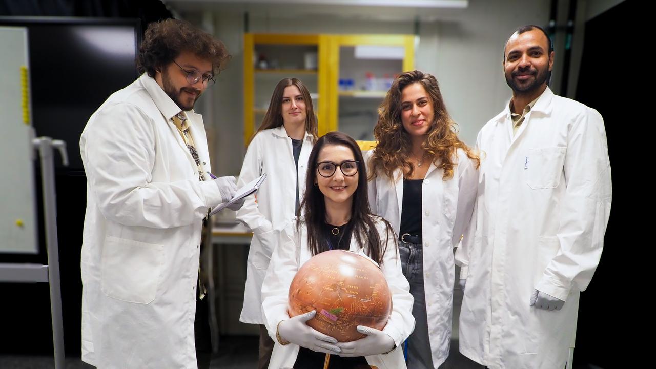 Postdoc  Alef dos Santos, student assistant Frida Folkesson Ragnebrandt, PhD student Zoe Asimaki, postdoc Surendra Vikram Singh, and group leader Merve Yeşilbaş