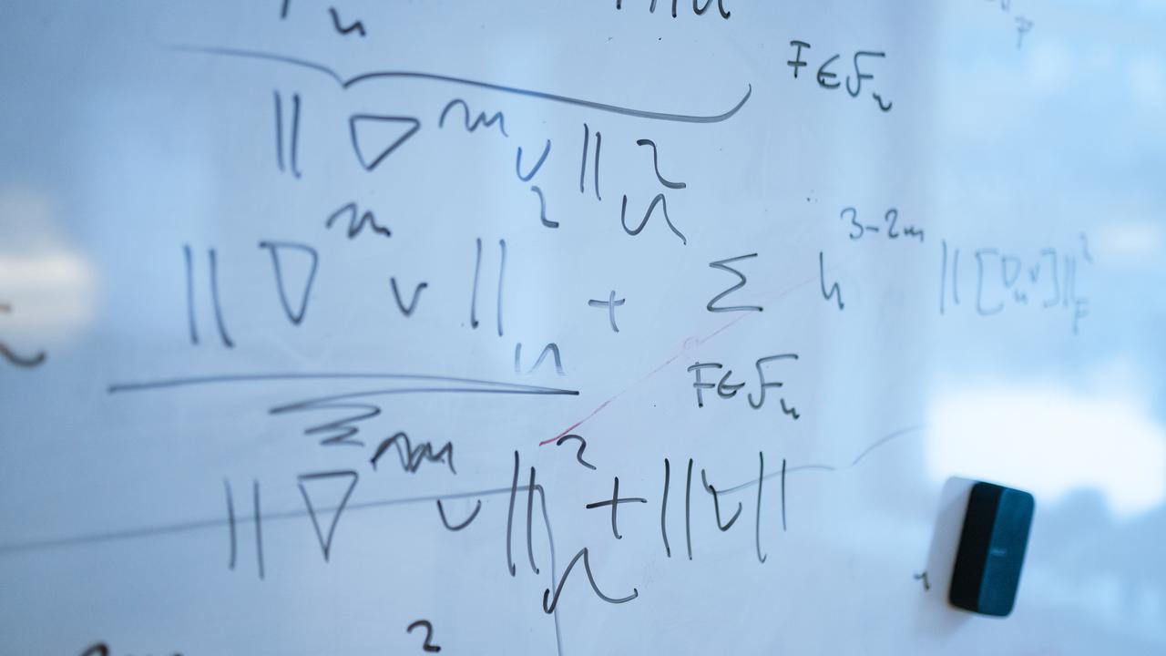 Mats G LarsonProfessor vid Institutionen för matematik och matematisk statistik