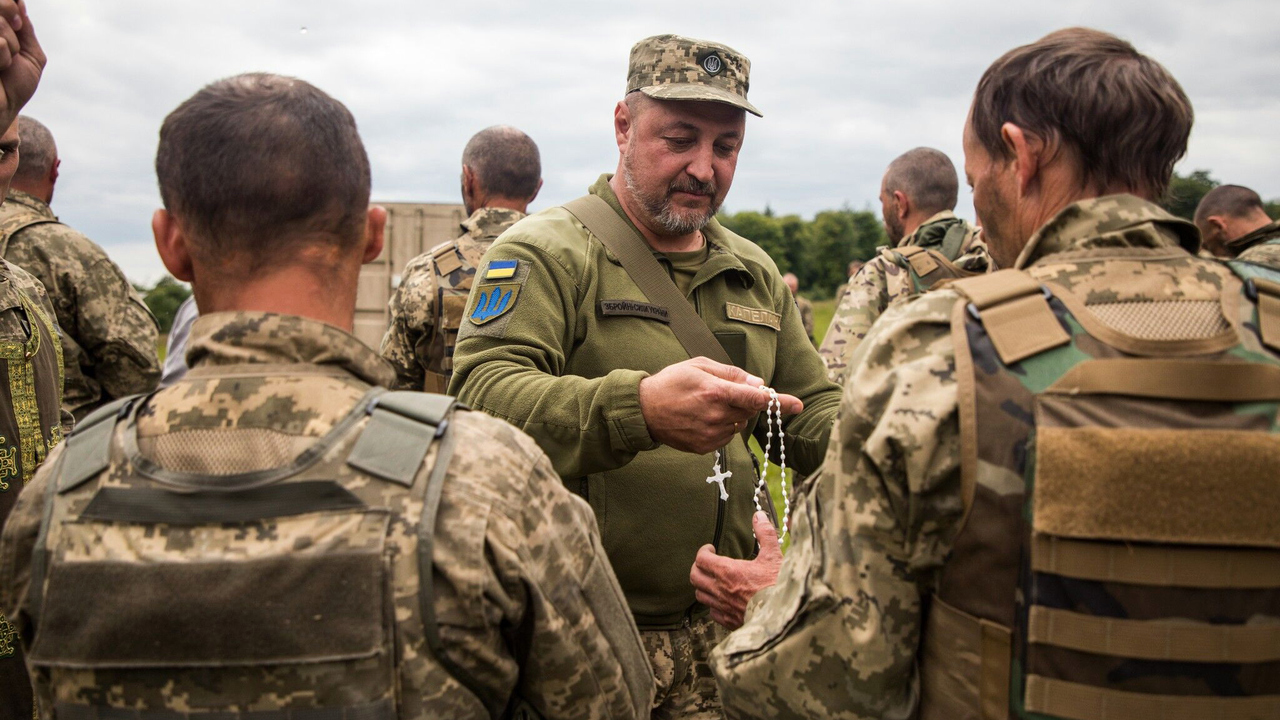 Fältprästerna jobbar numera som en integrerad del av stridsapparaten.