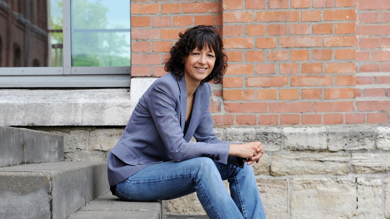 Porträtt av Emmanuelle Charpentier, hedersdoktor vid Umeå universitet.