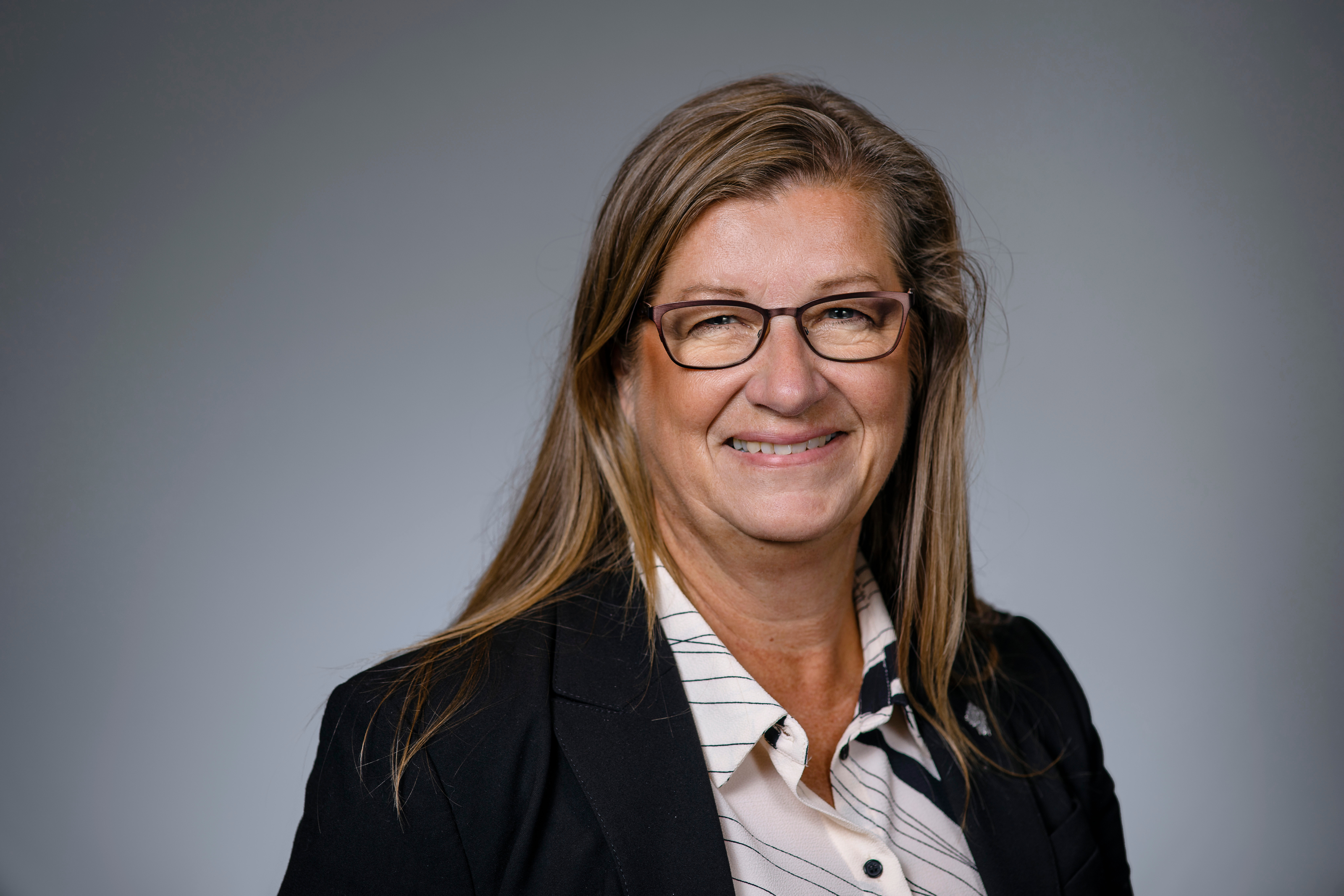 Porträtt på Katrine Riklund, prorektor vid Umeå universitet.