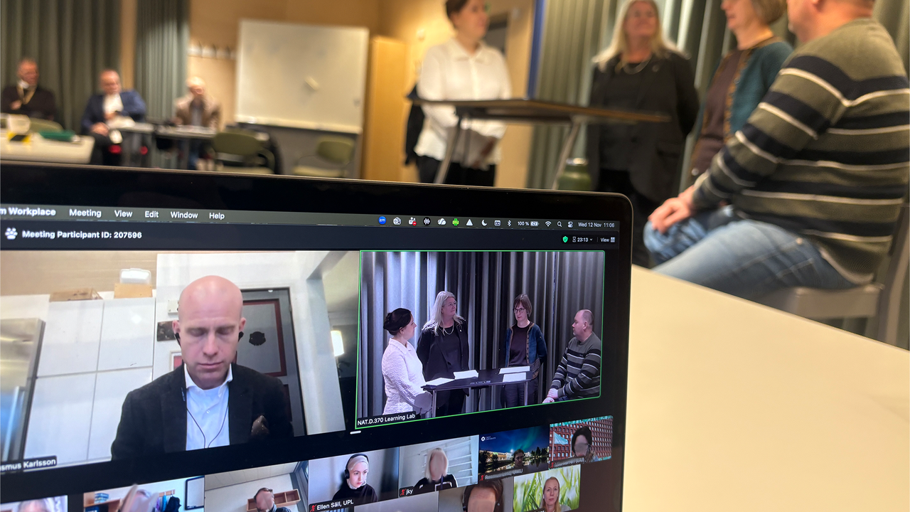 zoom och penaledeltagare diskuterar i learning lab