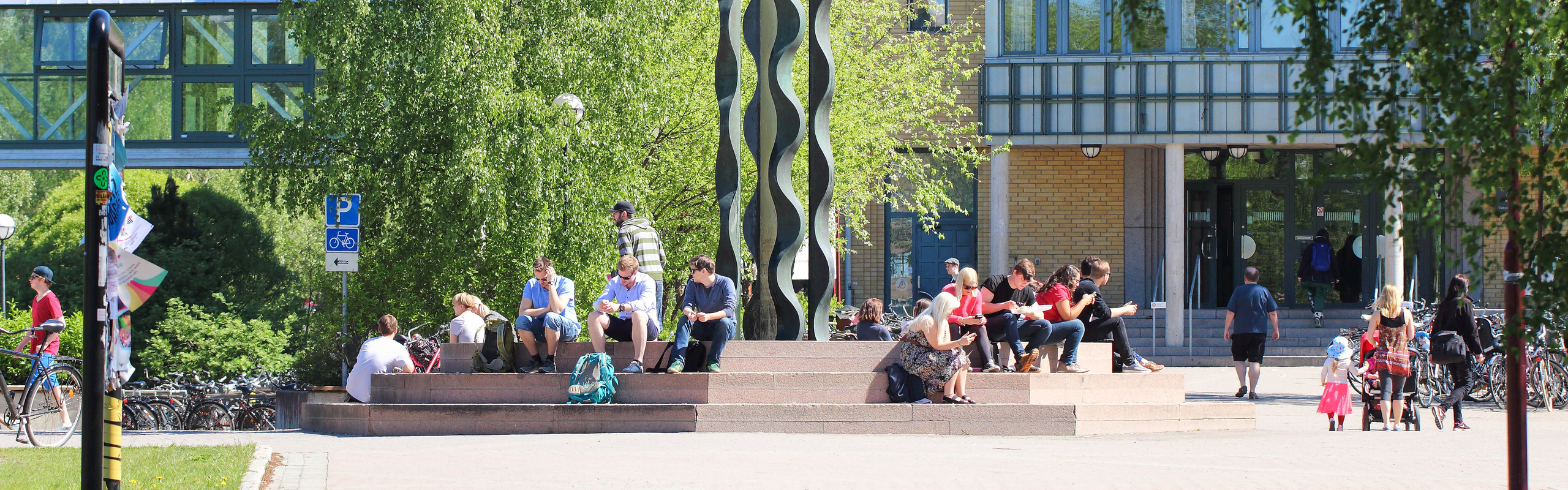 Bild på fontän vid MIT-huset