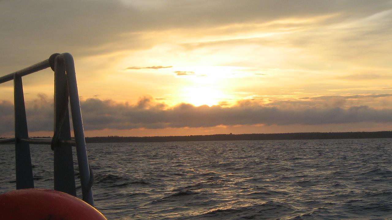 Solnedgång under provtagningsvecka med R/V Lotty.