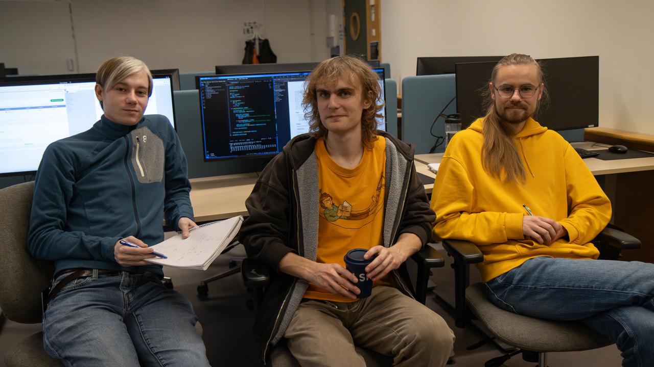 Simon, Ture och Algot, studenter och amanuenser vid Institutionen för datavetenskap