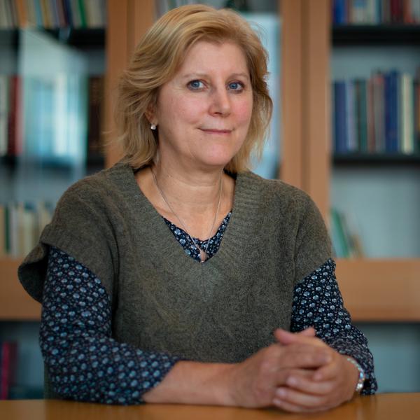 Porträtt på Inga Dennhag, docent i barn- och ungdomspsykiatri vid Institutionen för klinisk vetenskap på Umeå universitet.