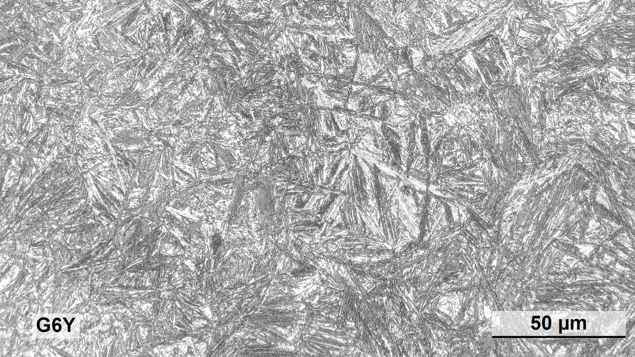 Svepelektronmikroskopbild på stålstruktur.