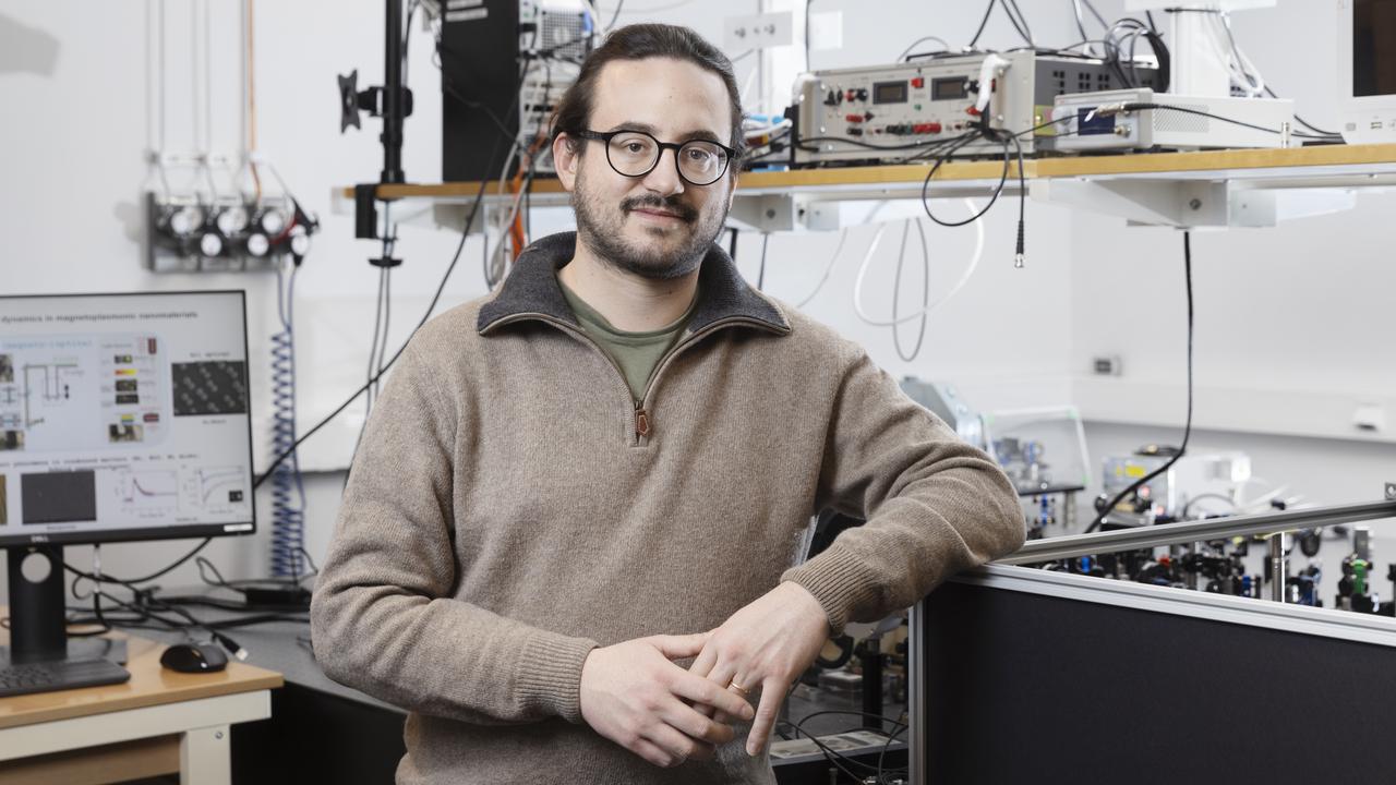 Nicolò Maccaferri i labbmiljö.