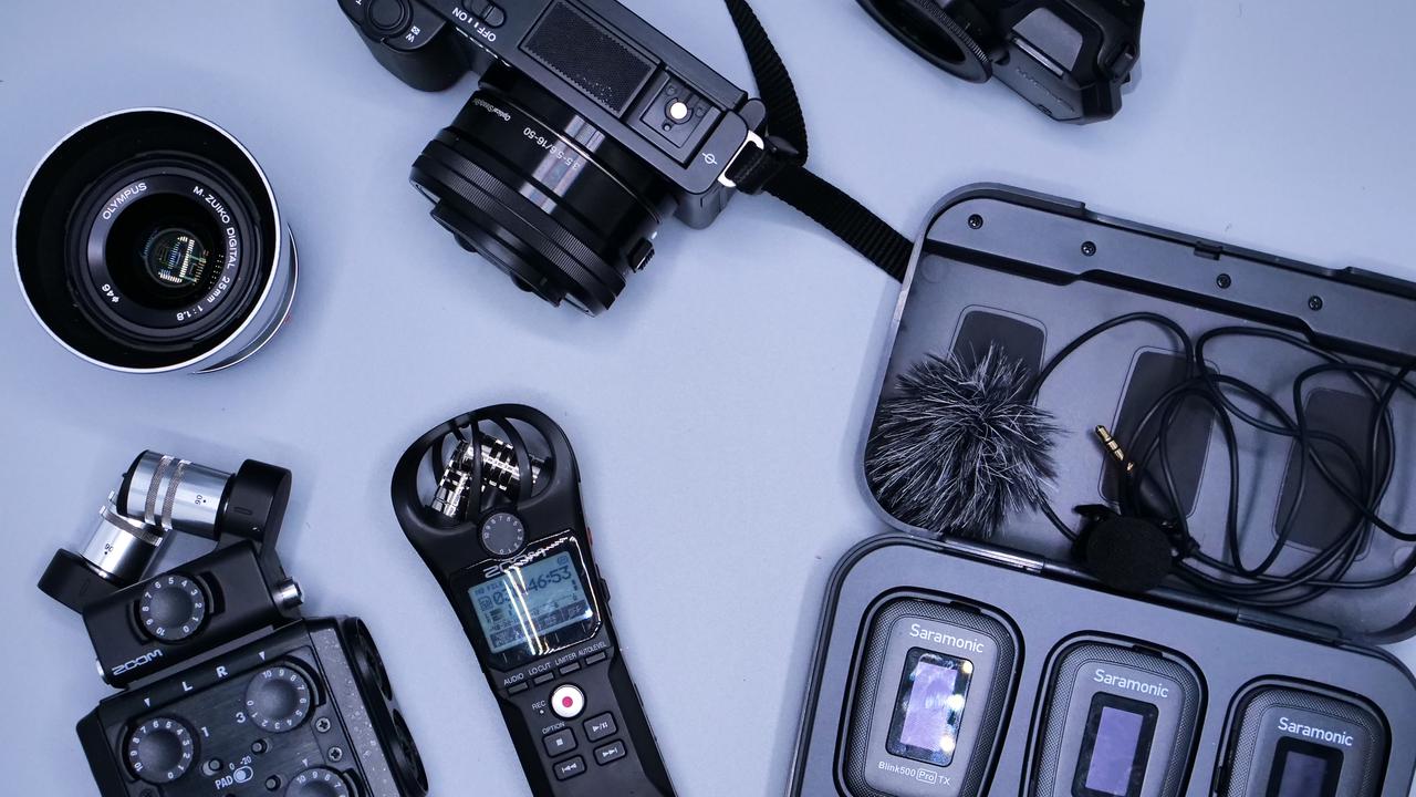 Diverse utrustning för att spela in ljud- och bildmaterial.