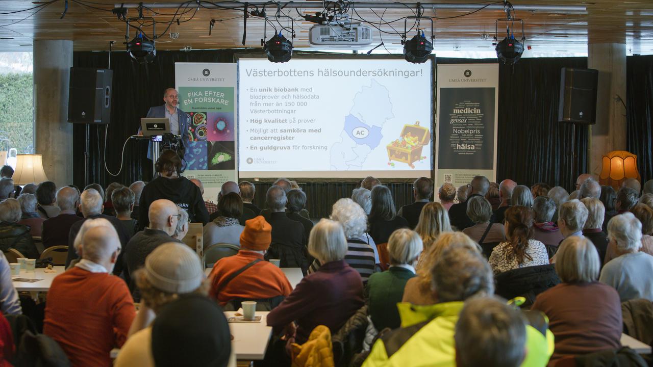 Fika efter en forskareVi bjuder på kunskap och fika. Populärvetenskapliga live-sända seminarier ger dig möjlighet att ta del av spännande medicinsk forskning.