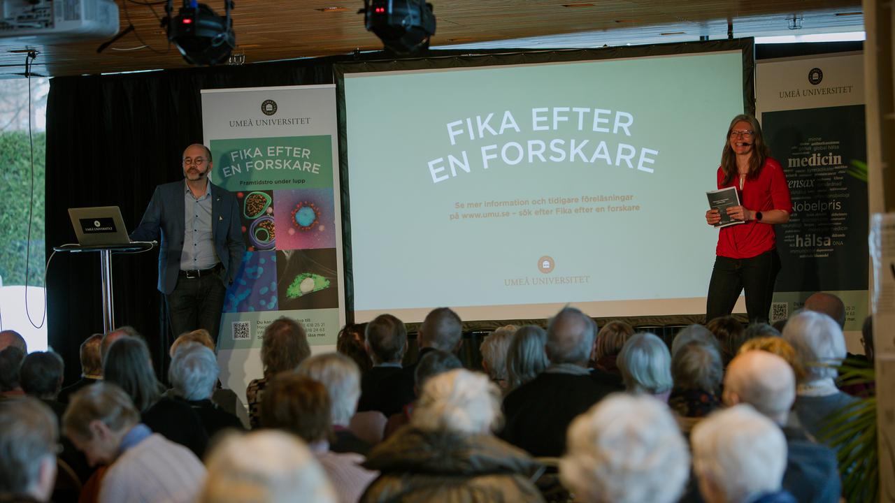 Fika efter en forskareVi bjuder på kunskap och fika. Populärvetenskapliga live-sända seminarier ger dig möjlighet att ta del av spännande medicinsk forskning.