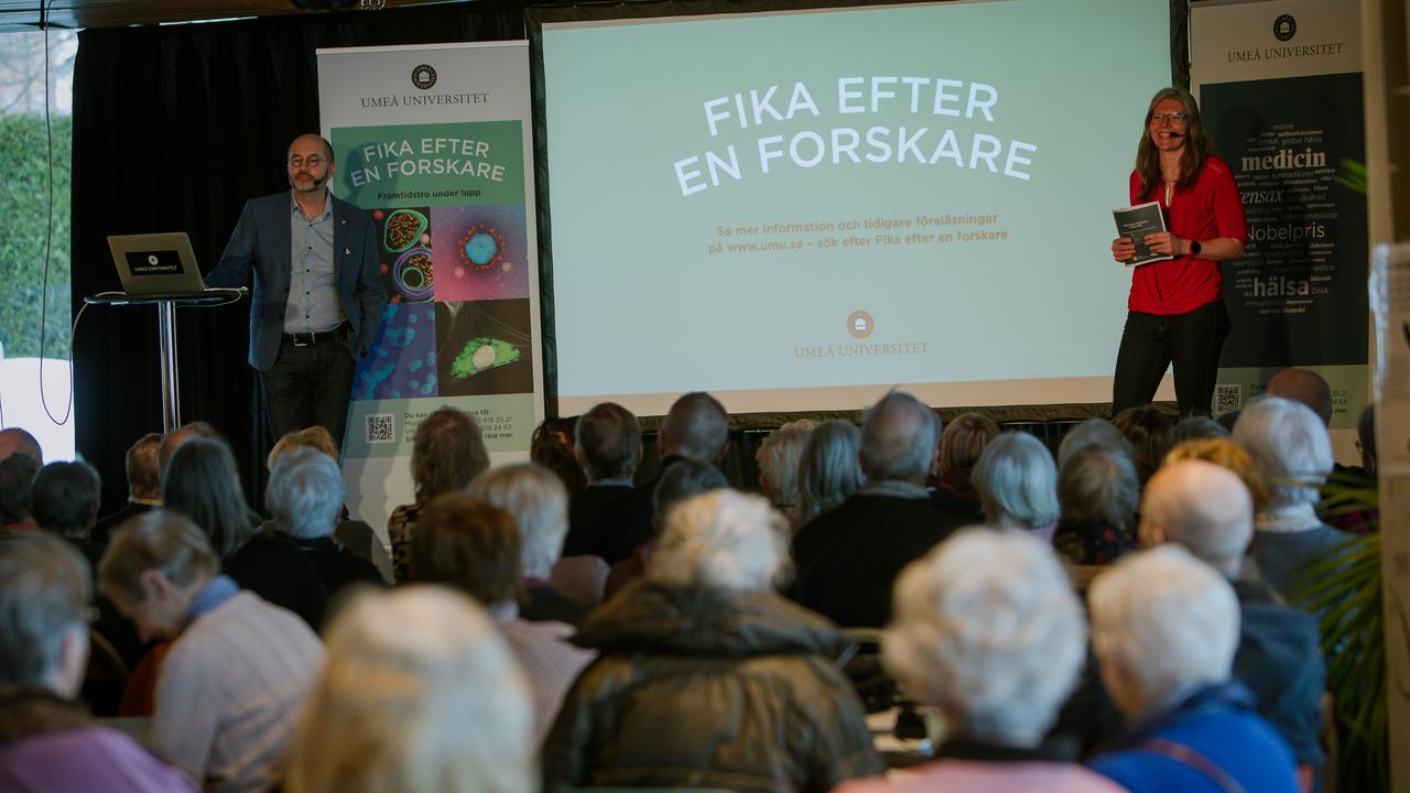 Fika efter en forskareVi bjuder på kunskap och fika. Populärvetenskapliga live-sända seminarier ger dig möjlighet att ta del av spännande medicinsk forskning.