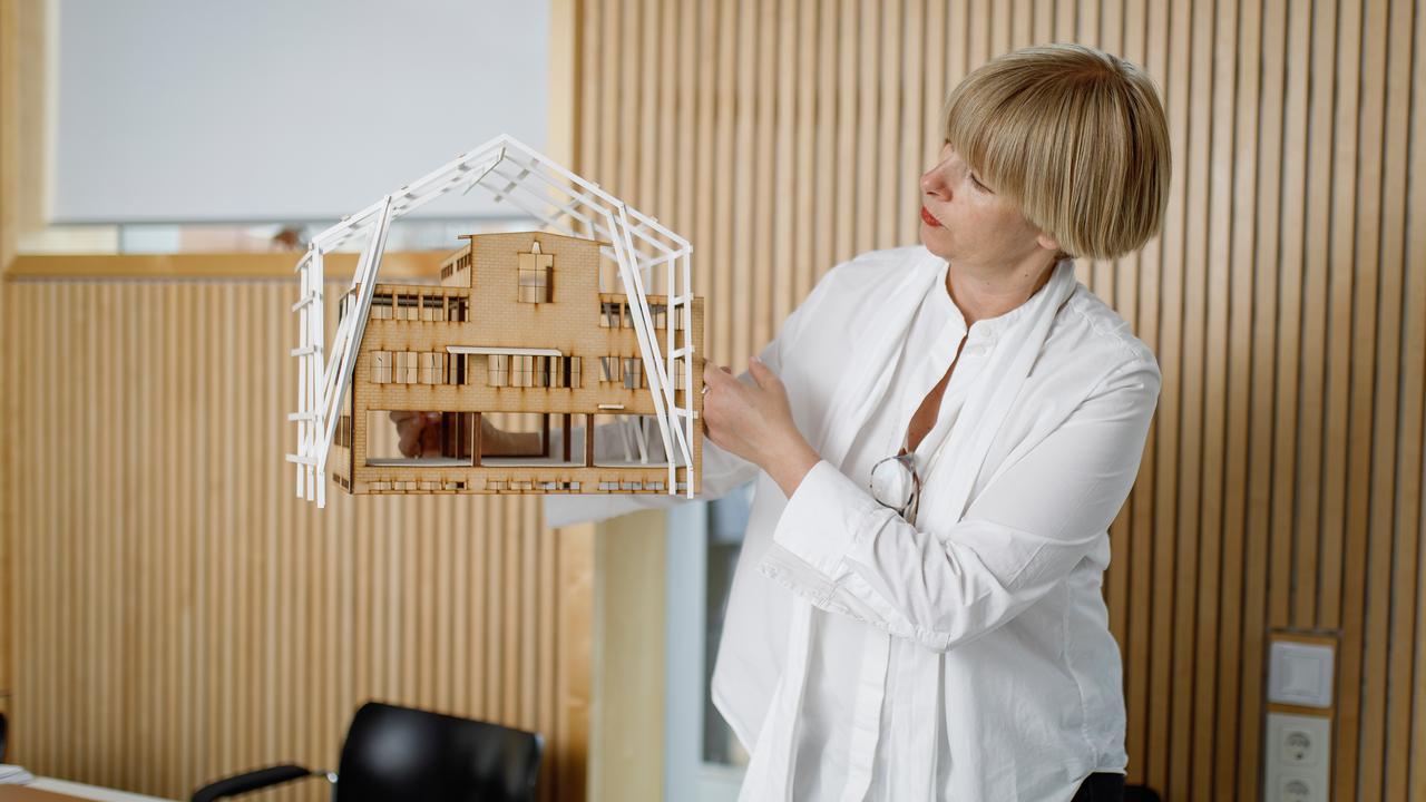 Cornelia RedekerProfessor vid Arkitekthögskolan vid Umeå universitetRoll: Katalogansvarig, Prefekt