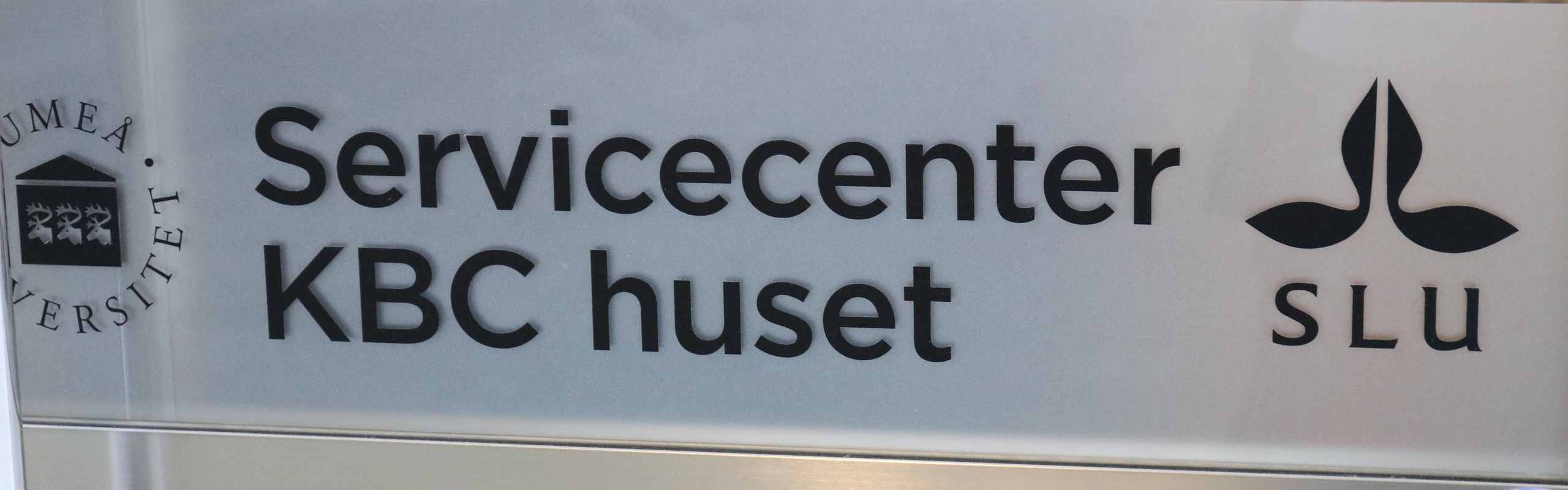 Entrance to the KBC Service Centre