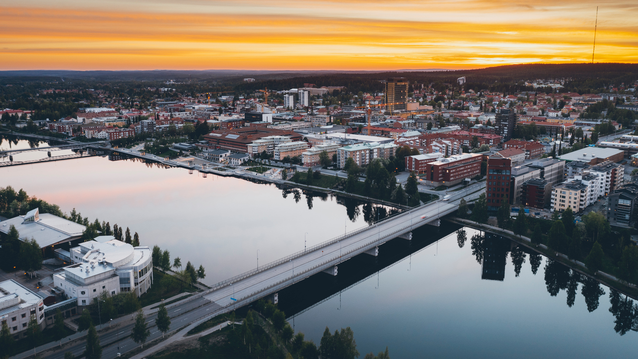 Vy över Skellefteå stad och campus.