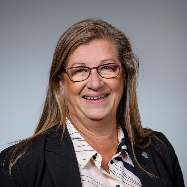 Porträtt på Katrine Riklund, prorektor vid Umeå universitet.