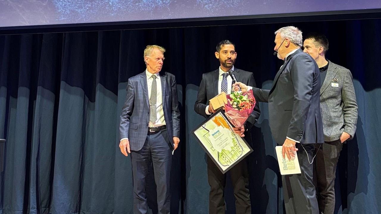 En grupp män står på en scen under Betonggalan 2025.