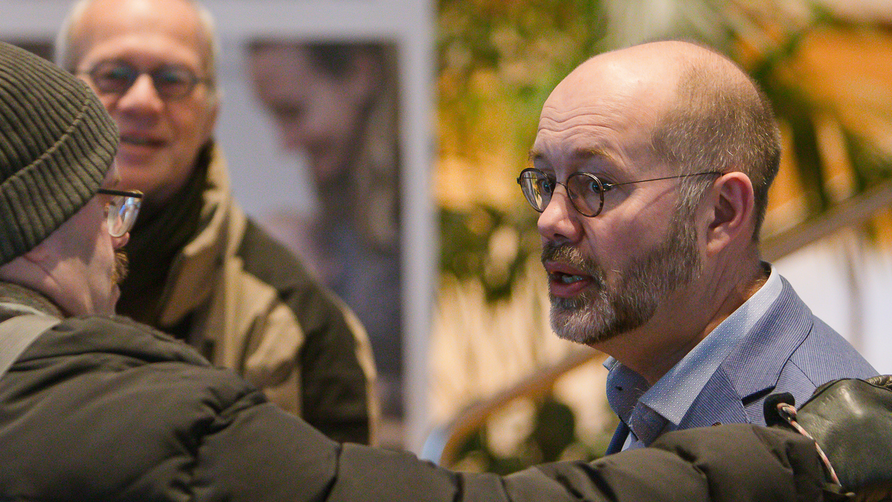 Fika efter en forskareVi bjuder på kunskap och fika. Populärvetenskapliga live-sända seminarier ger dig möjlighet att ta del av spännande medicinsk forskning.