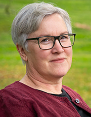 Personalbild Helena Harding