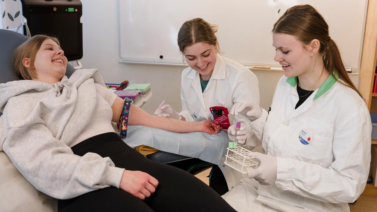 Laborationsbilder till Biomedicinsk analytikerprogrammets programsida, Klinisk mikrobiologi