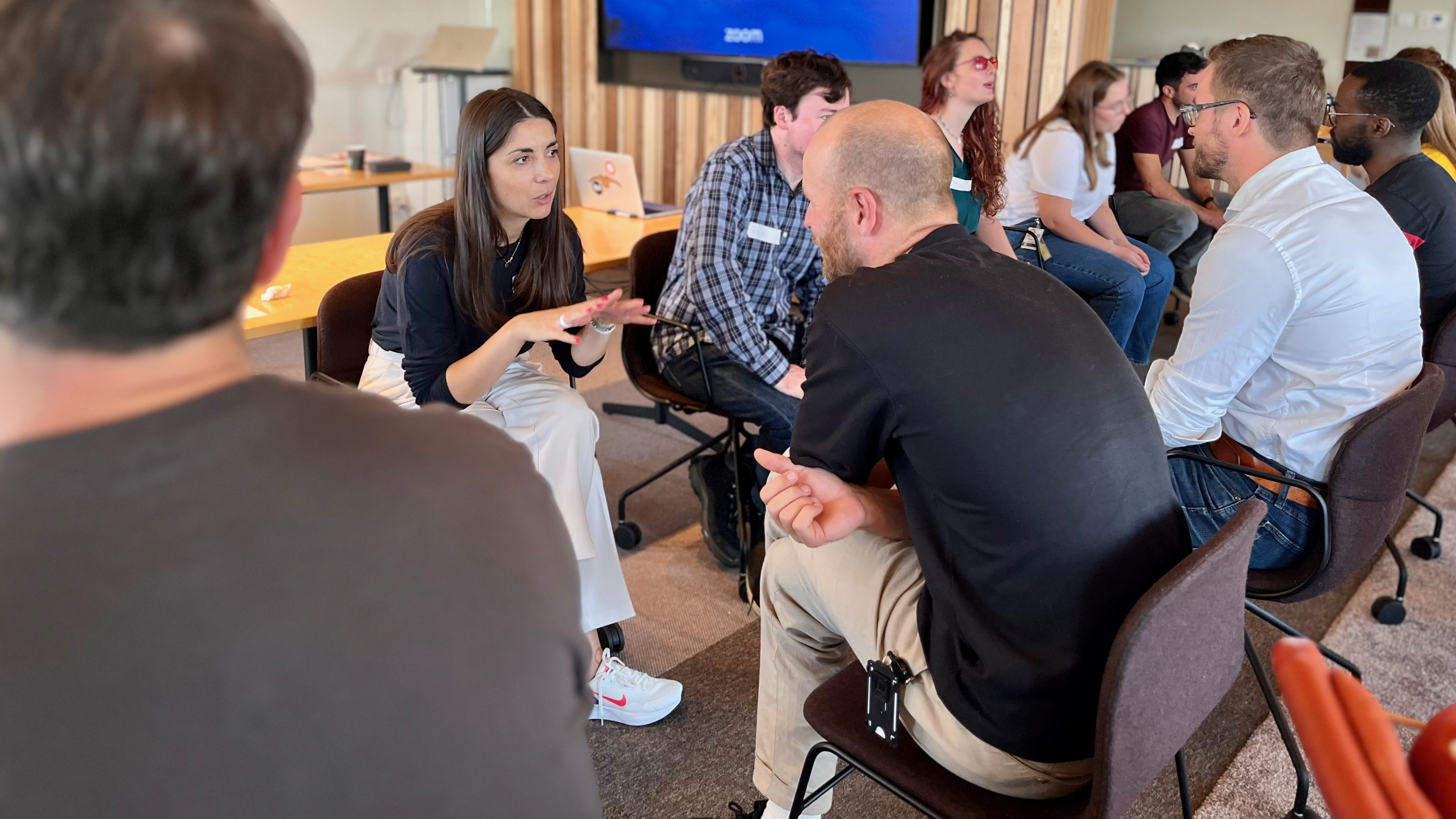 Deltagarna utforskade nya vägar för att tackla komplexa utmaningar inom skogsbruket genom en mix av föreläsningar, speed-dating och gruppdiskussioner. 