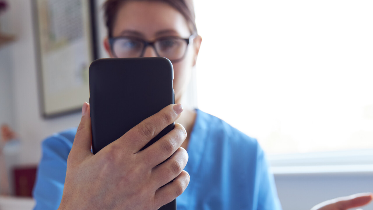 Videosamtal med läkare.