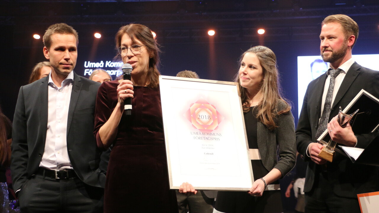 Codemill tar emot pris vid Umeågalan 2018.