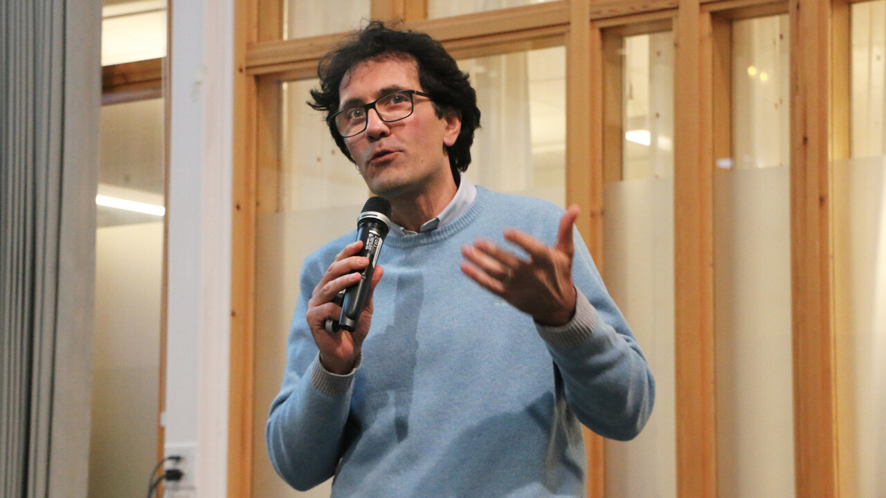 Porträtt på Diego Calvanese, gästprofessor vid institutionen för datavetenskap, Umeå universitet.