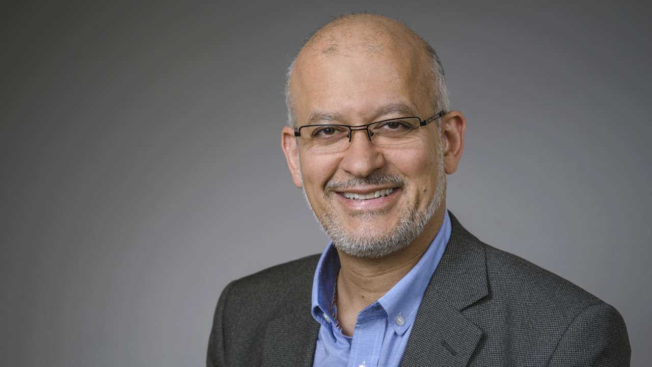 Porträtt på Mohammad Fazlhashemi, ledamot i universitetsstyrelsen.