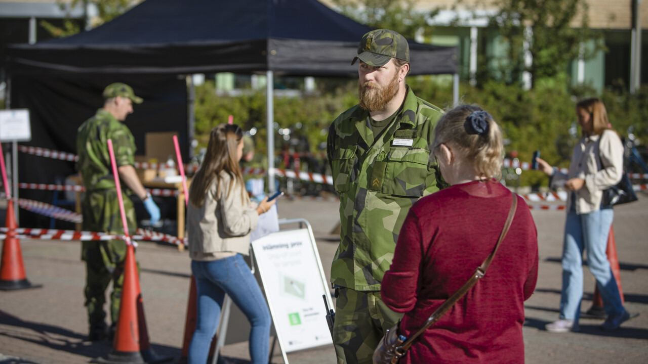 Rikard Fredlund, Skyddscentrum lämnar ut covidtester på campus