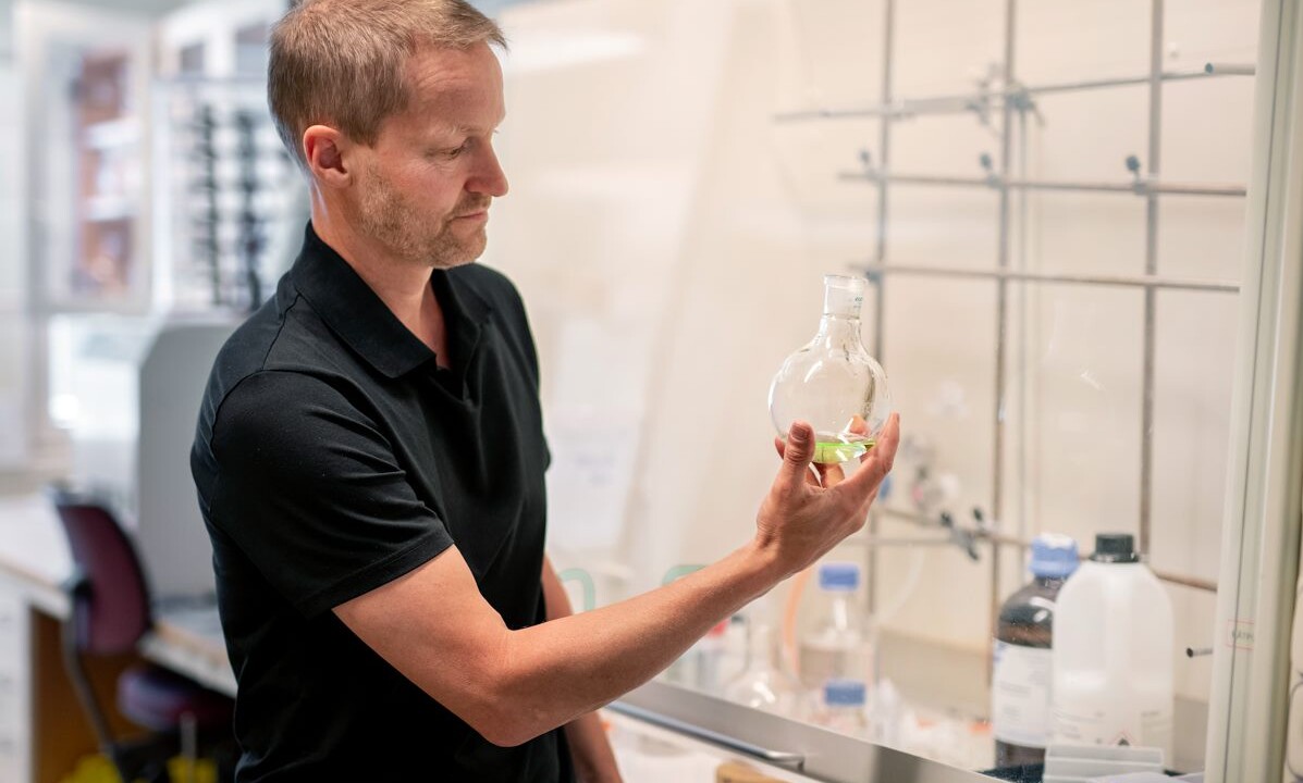 Fredrik Almqvist, kemi